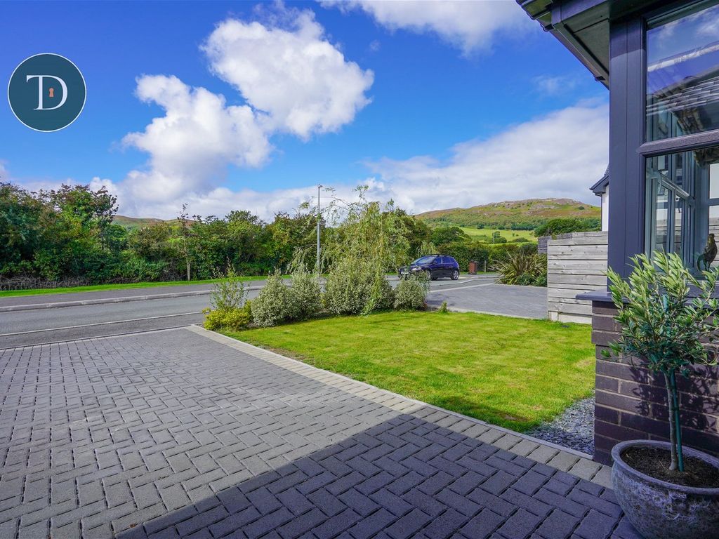 4 bed detached house for sale in Lon Caer Seion, Conwy LL32, £595,000