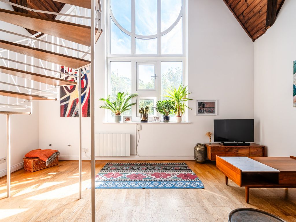 2 bed flat for sale in Dalston Lane, London E8, £725,000