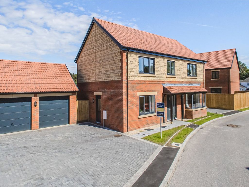 New home, 4 bed detached house for sale in Clevedon Gardens, Wroughton, Swindon SN4, £625,000