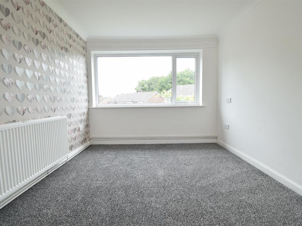 2 bed flat to rent in Ashdene Approach, Crofton WF4, £675 pcm