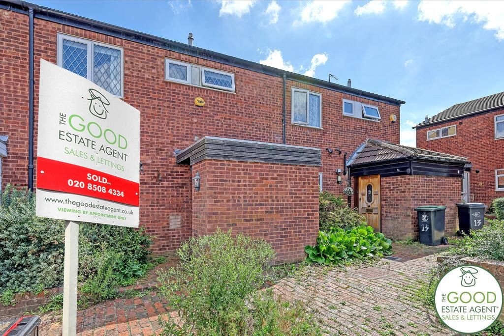 2 bed terraced house for sale in Lytton Close, Loughton IG10, £385,000