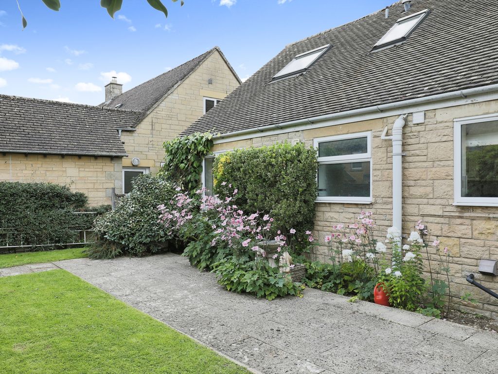 3 bed bungalow for sale in Letch Hill Drive, Bourton-On-The-Water, Cheltenham, Gloucestershire GL54, £475,000