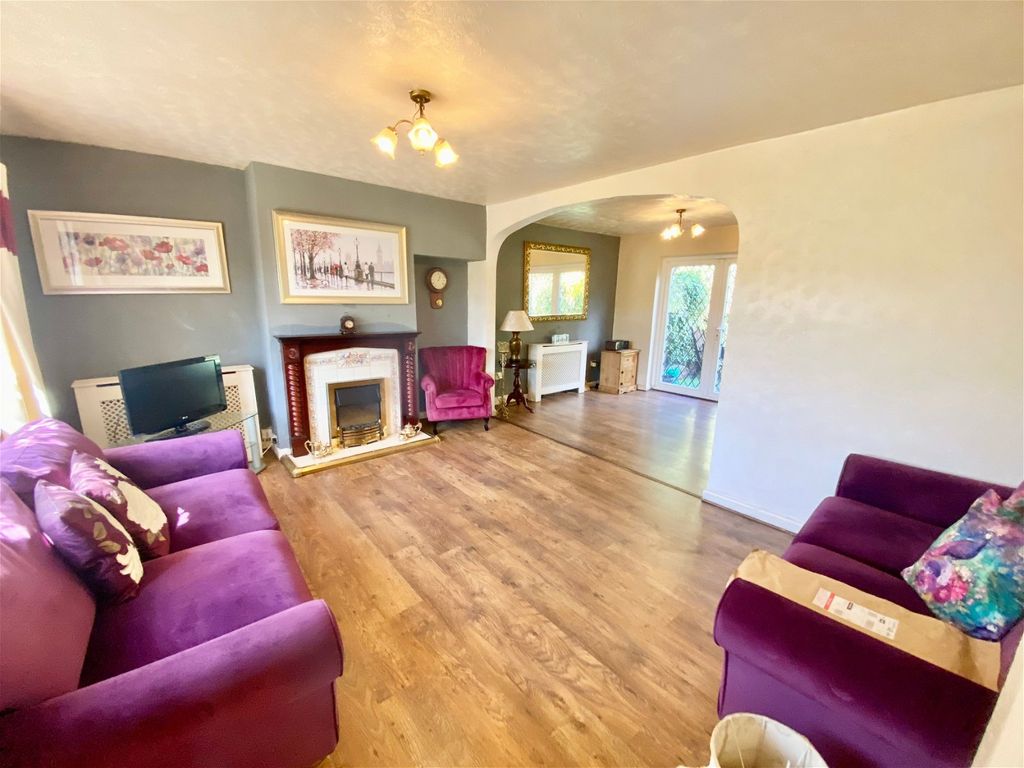 3 bed semi-detached house for sale in Sturgess Avenue, London NW4, £585,000