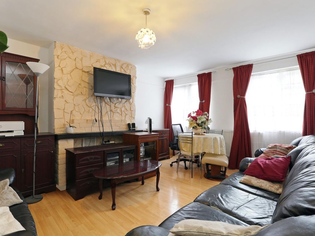 2 bed flat for sale in Harford House, Camberwell SE5, £335,000