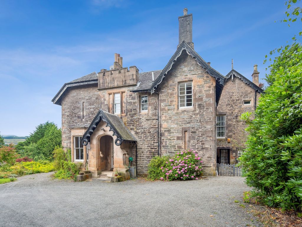 5 bed flat for sale in The Gables, Shandon, Argyll And Bute G84, £347,000