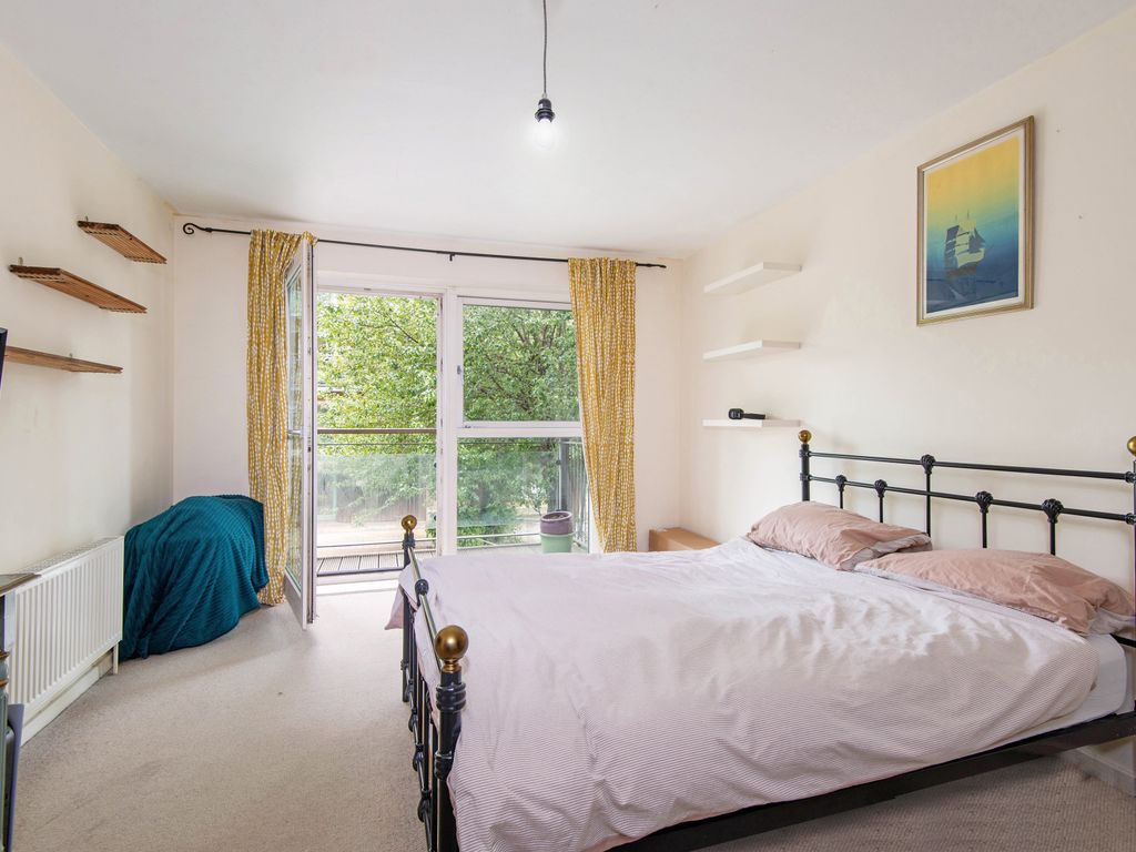 1 bed flat for sale in Darwen Place, London E2, £475,000