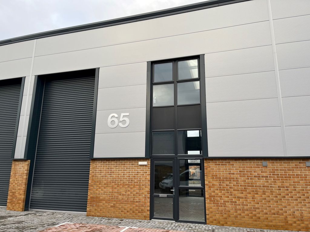 Warehouse to let in Oak Field Road, Wimborne BH21, £15,000 pa