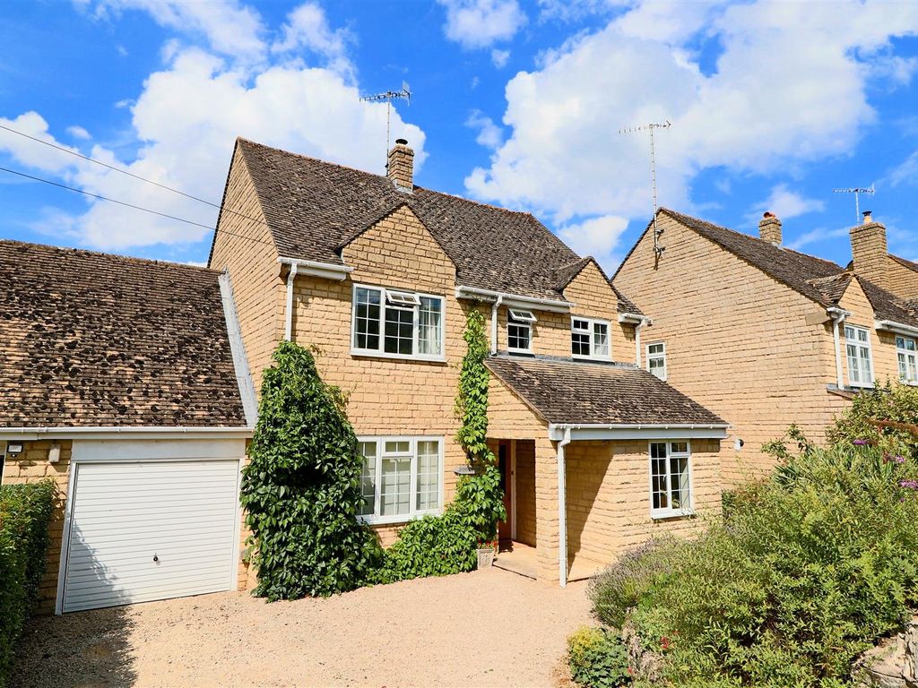 4 bed detached house for sale in Gretton, Cheltenham GL54, £650,000