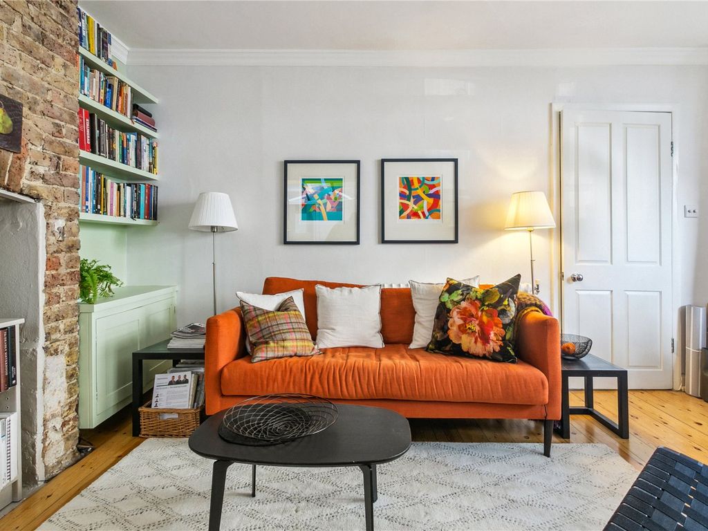1 bed flat for sale in Minford Gardens, London W14, £485,000