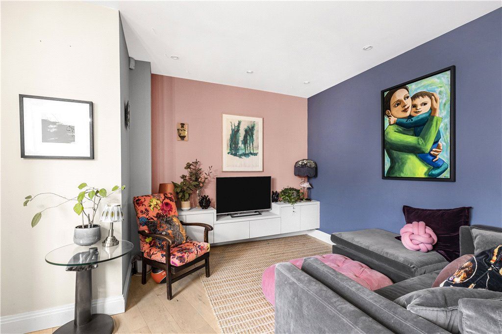 2 bed flat for sale in Cluny Place, London SE1, £699,950