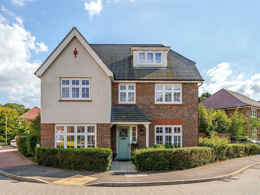 5 bed detached house for sale in Orwell Drive, Arborfield Green, Reading, Berkshire RG2, £795,000
