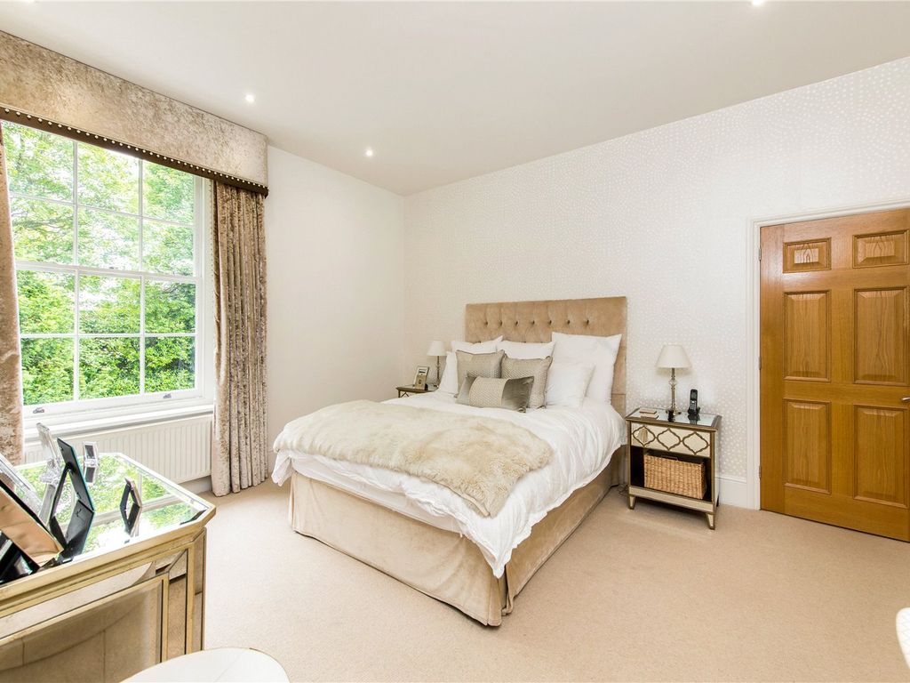 3 bed flat for sale in The Grove, Little Green Lane, Croxley Green, Rickmansworth WD3, £850,000