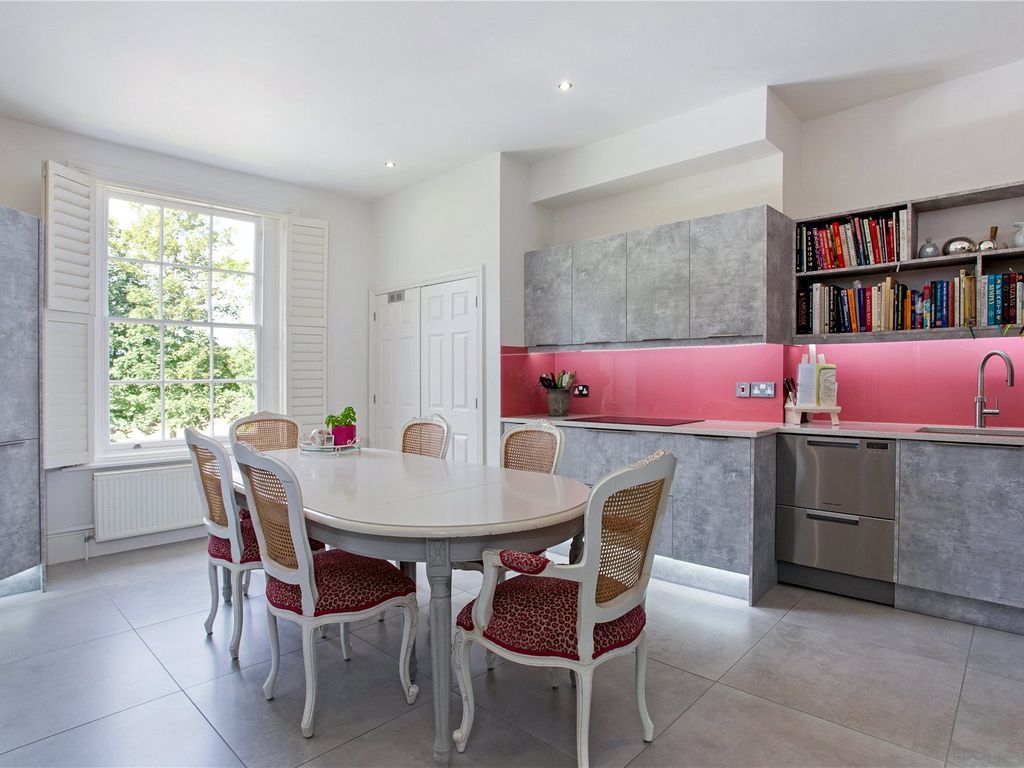 3 bed flat for sale in The Grove, Little Green Lane, Croxley Green, Rickmansworth WD3, £850,000