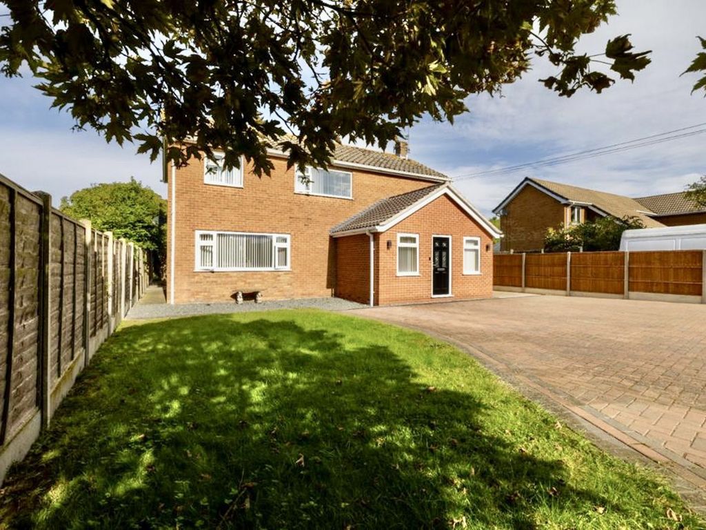 4 bed detached house for sale in Newark Road, Bassingham, Lincoln LN5, £539,950