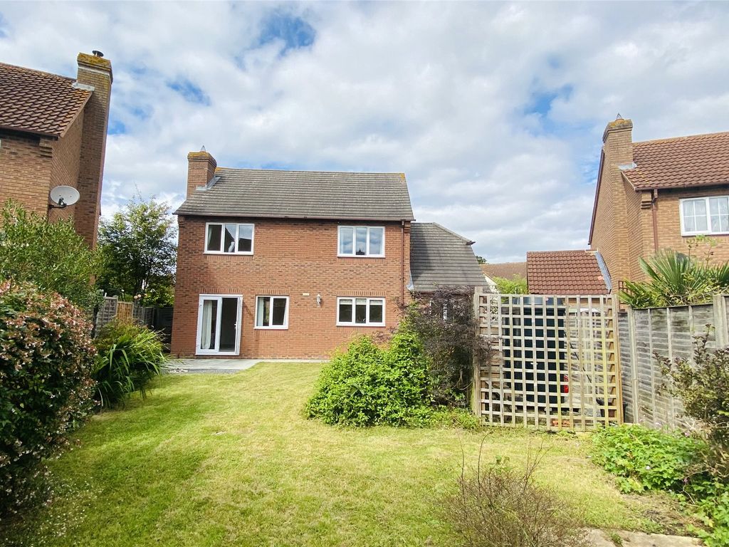 3 bed detached house to rent in Sovereign Chase, Staunton, Gloucester, Gloucestershire GL19, £1,300 pcm