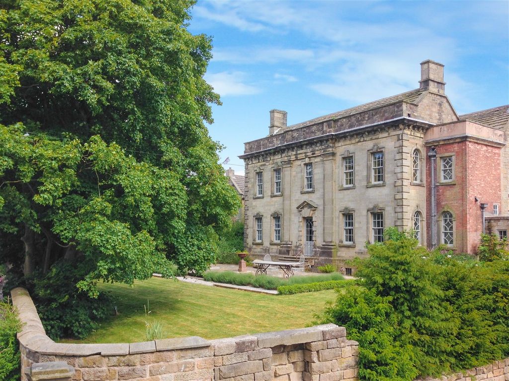 10 bed country house for sale in Bank Road, Matlock DE4, £1,850,000