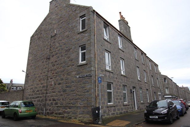 3 bed flat to rent in Urquhart Road, Aberdeen AB24, £750 pcm