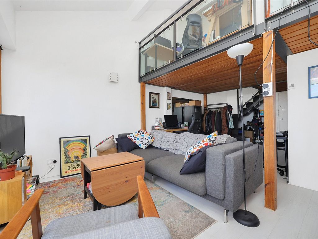 2 bed flat for sale in Manhattan Building, Bow Quarter E3, £475,000