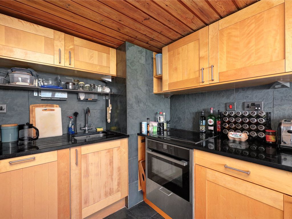 2 bed flat for sale in Manhattan Building, Bow Quarter E3, £475,000