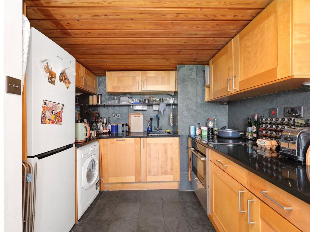 2 bed flat for sale in Manhattan Building, Bow Quarter E3, £475,000