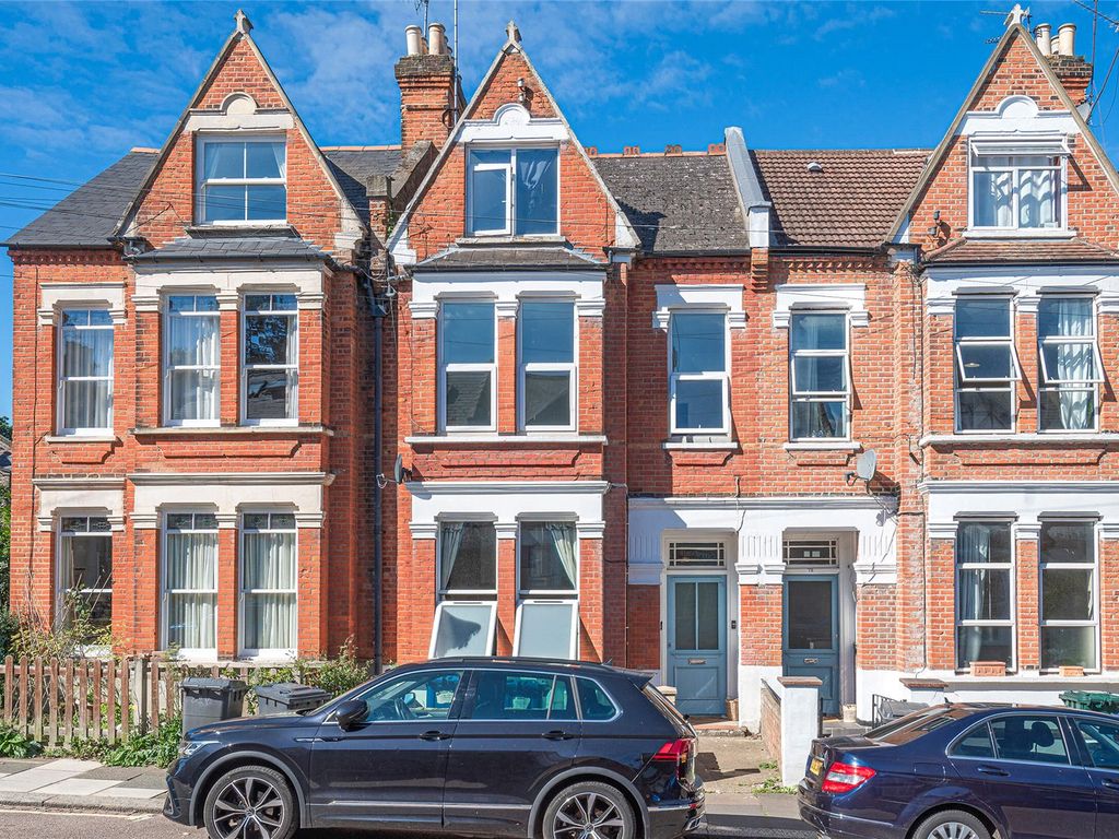 3 bed flat for sale in Durham Road, London N2, £650,000