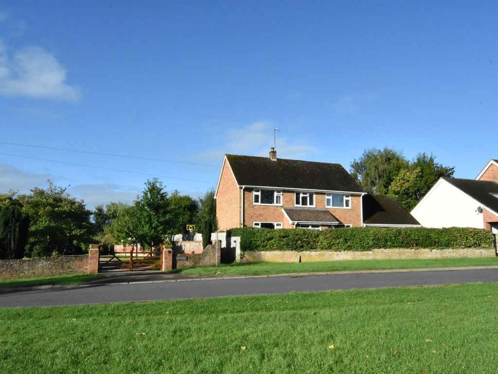 4 bed detached house for sale in Twyning Green, Twyning, Tewkesbury GL20, £675,000