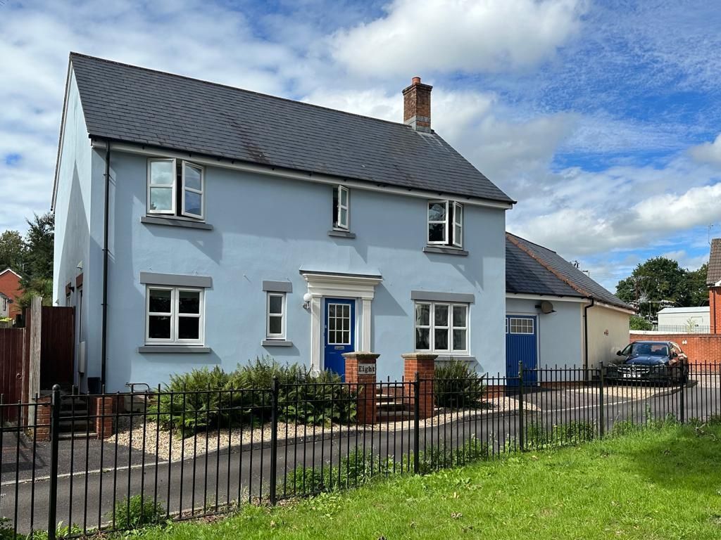 4 bed detached house for sale in Hayne Court, Tiverton EX16, £450,000