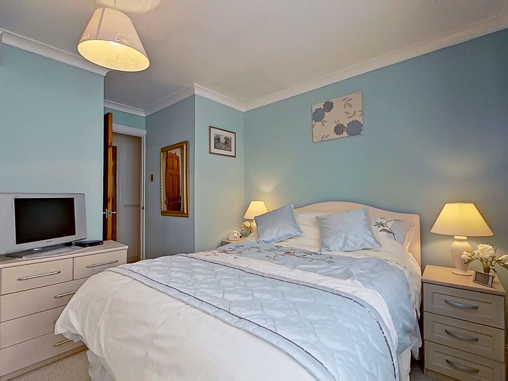 4 bed detached house for sale in Castle Crescent, Castle Bromwich, Birmingham B36, £390,000