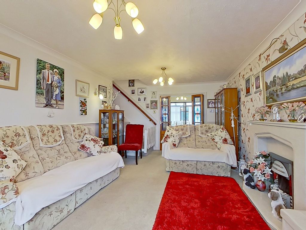 4 bed detached house for sale in Castle Crescent, Castle Bromwich, Birmingham B36, £390,000