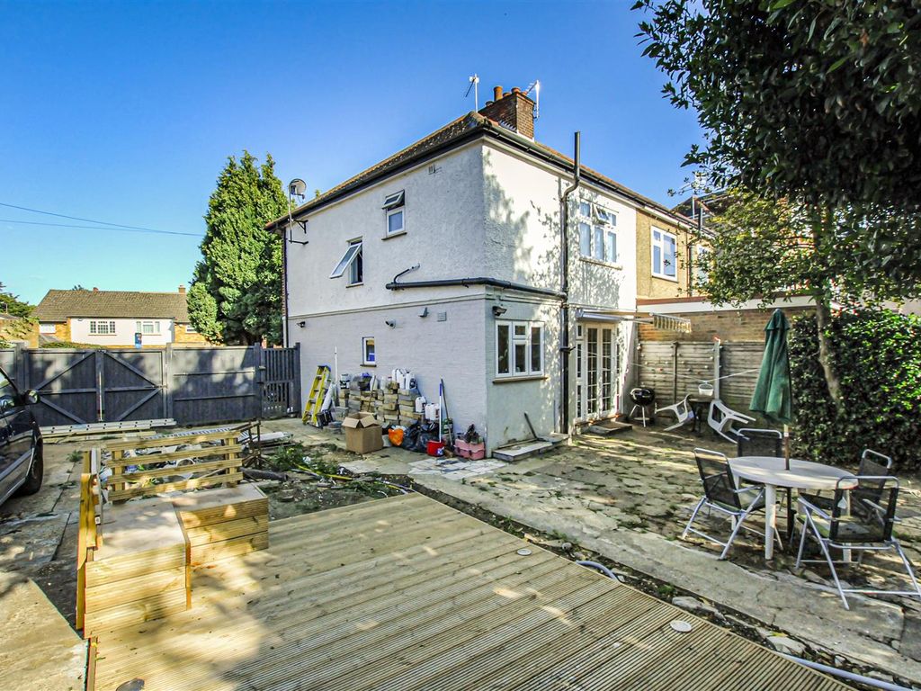 3 bed semi-detached house for sale in Hayes End Drive, Hayes UB4, £675,000