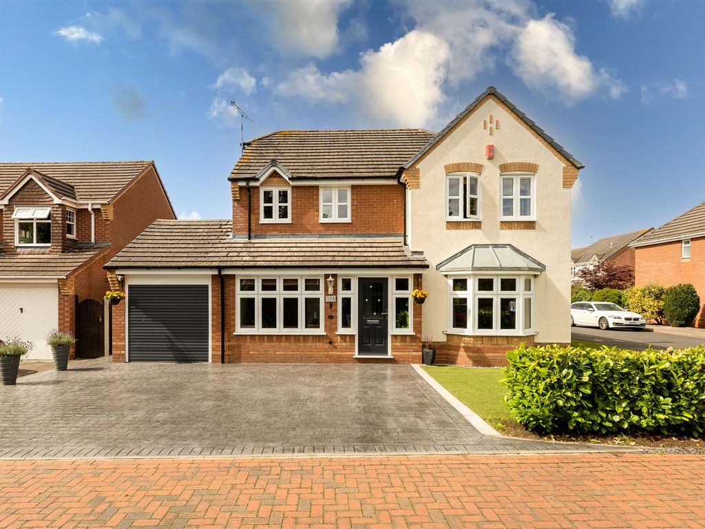 4 bed detached house for sale in Capulet Drive, Heathcote, Warwick CV34, £575,000