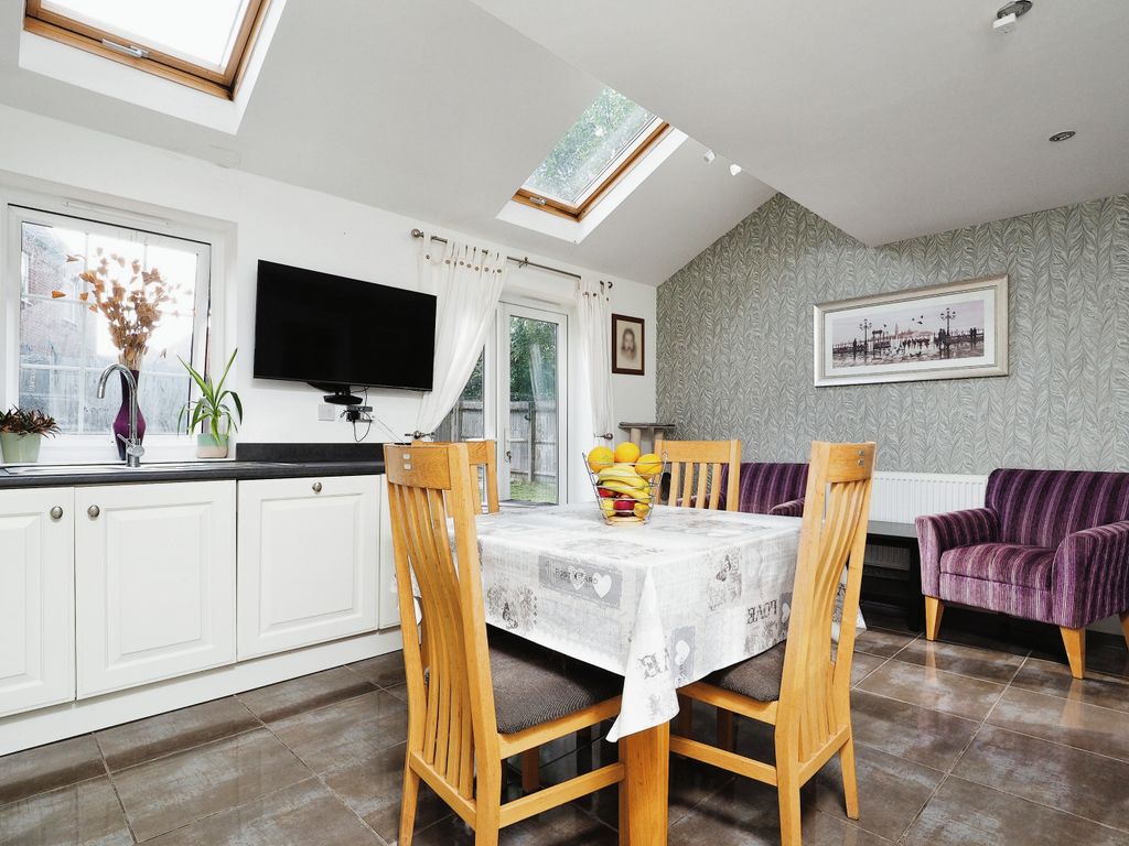5 bed detached house for sale in Battle Close, Newton, Nottingham, Nottinghamshire NG13, £530,000