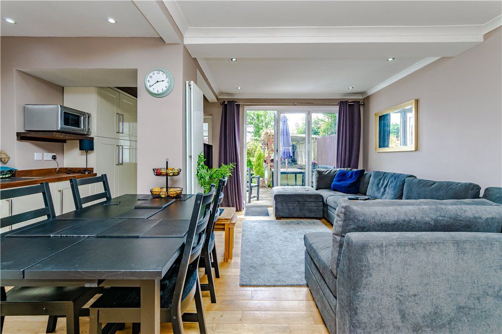 4 bed terraced house for sale in Benhurst Gardens, South Croydon CR2, £525,000