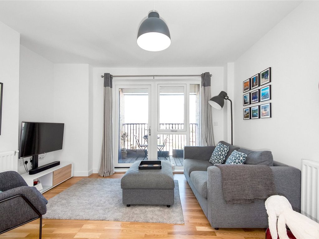1 bed flat for sale in Greenwich High Road, Greenwich SE10, £400,000