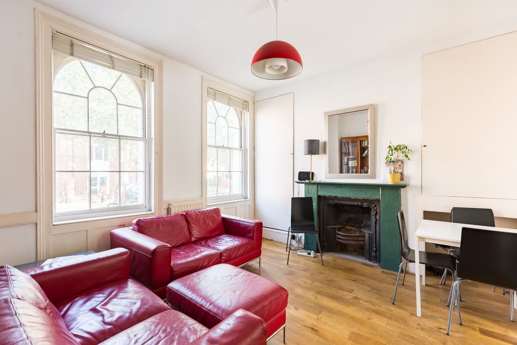 5 bed end terrace house for sale in Lower Road, London SE8, £800,000