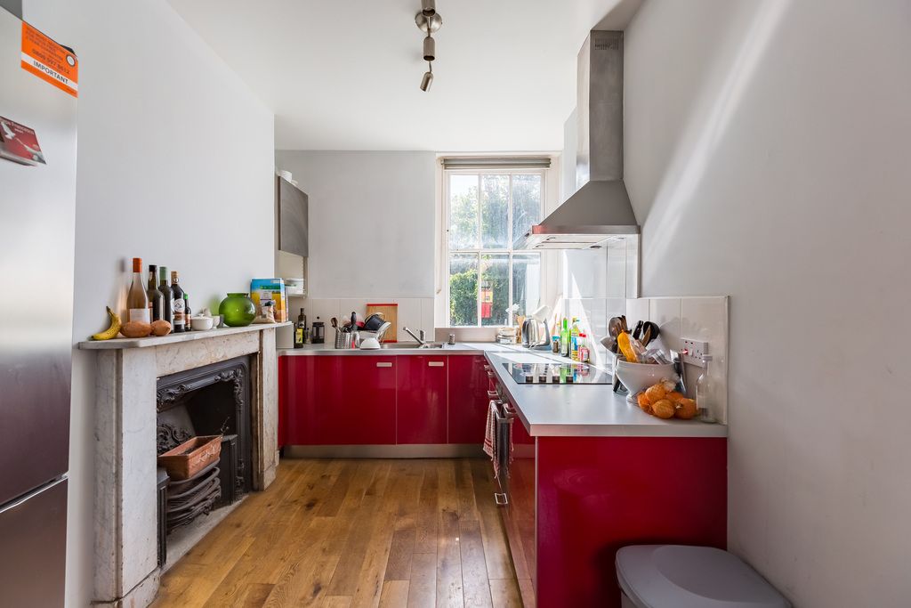 5 bed end terrace house for sale in Lower Road, London SE8, £800,000