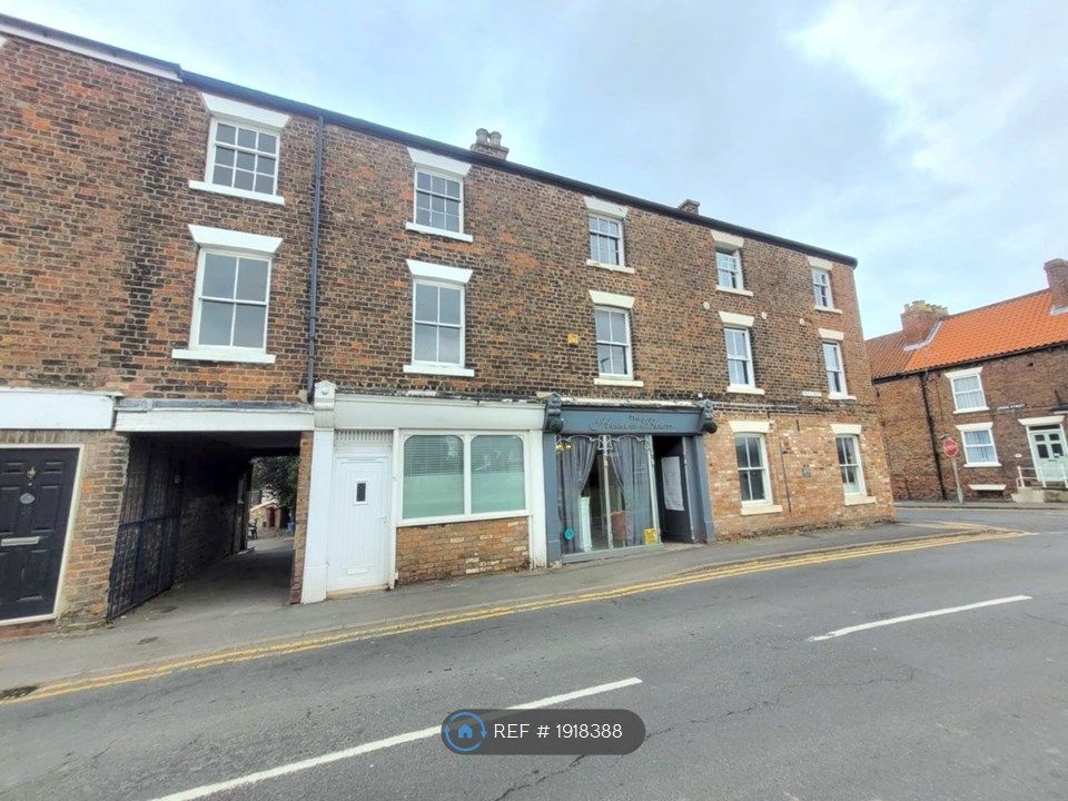 1 bed flat to rent in High Street, Crowle, Scunthorpe DN17, £525 pcm