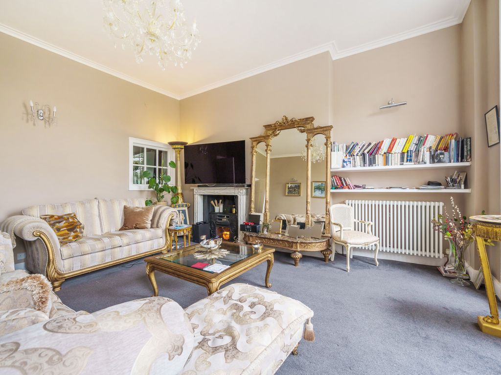 2 bed flat for sale in Sydney Place, Bath, Somerset BA2, £450,000