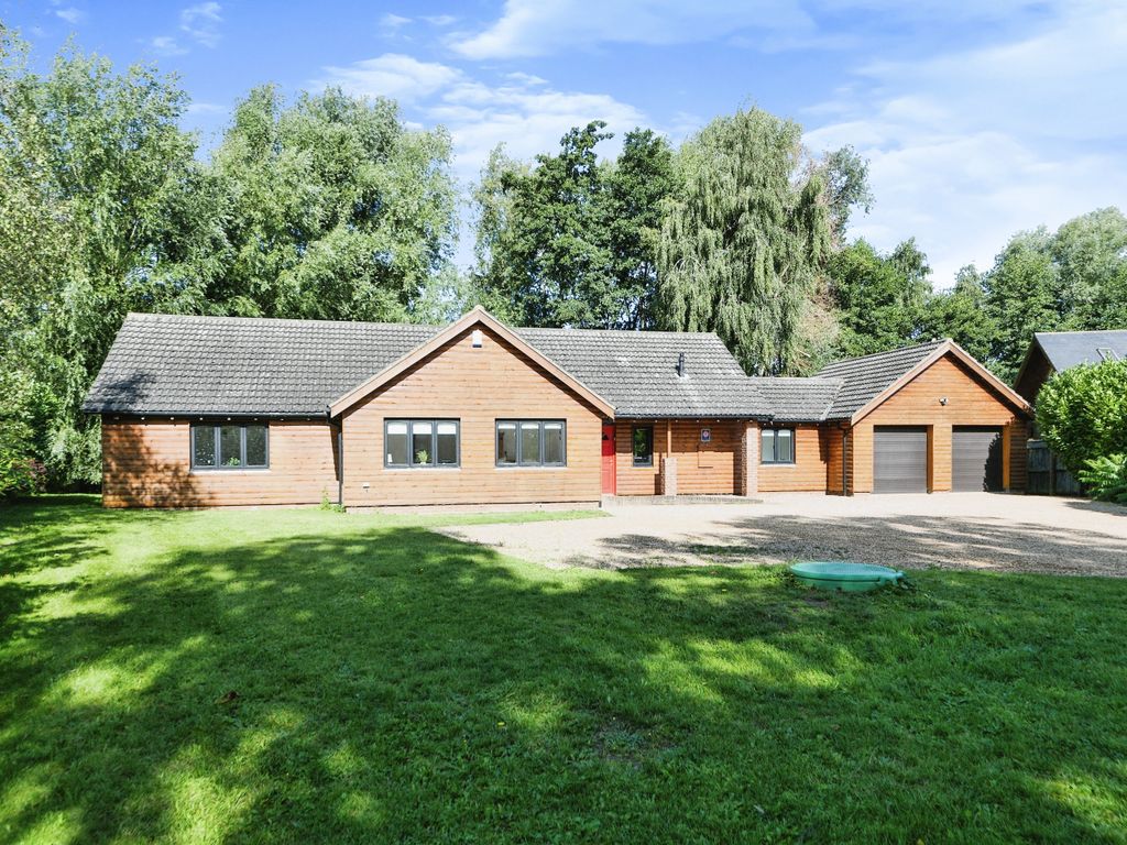 5 bed detached house for sale in Abbey Lakes Close, Pentney, King
