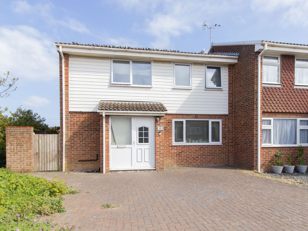 4 bed end terrace house for sale in Copperhurst Walk, Cliftonville CT9, £385,000