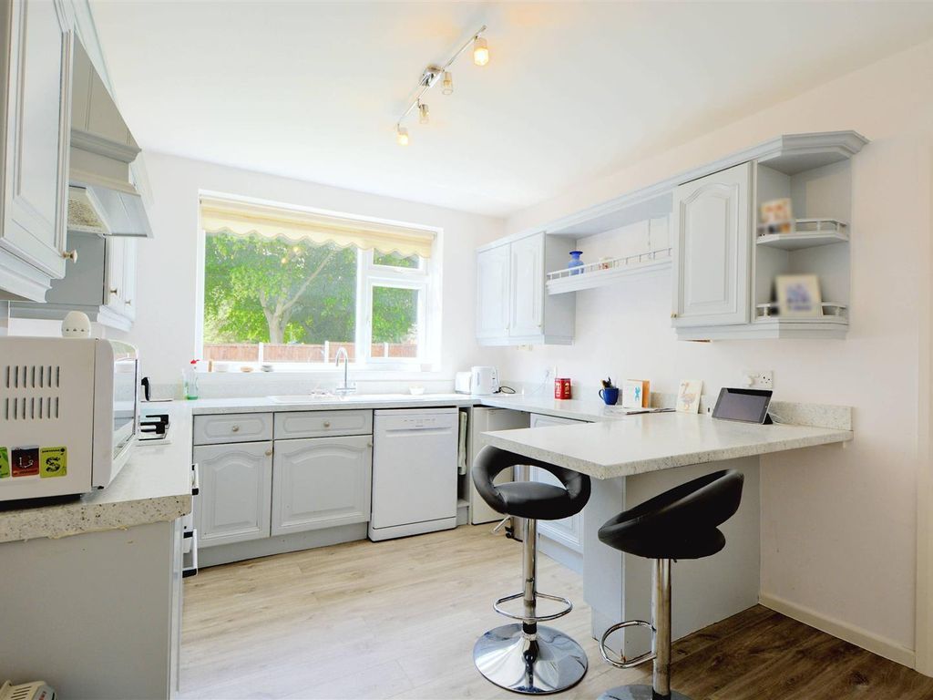 4 bed detached house for sale in Clarkes Lane, Beeston, Nottingham NG9, £480,000