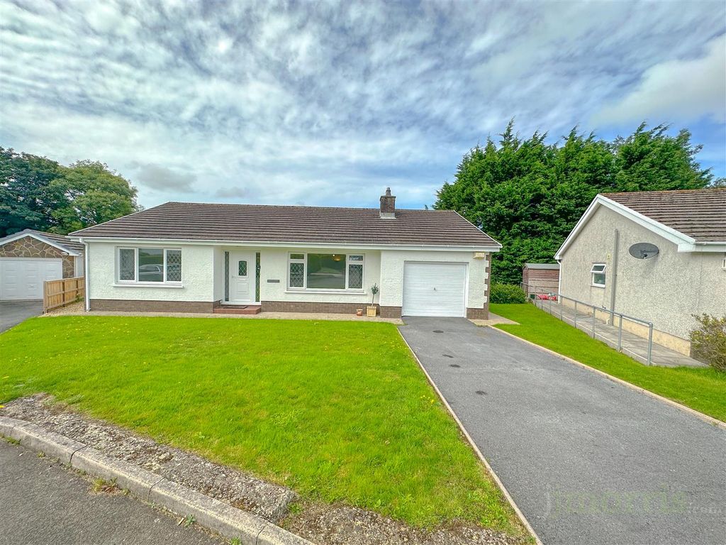 3 bed detached bungalow for sale in Melin Y Coed, Cardigan SA43, £399,950