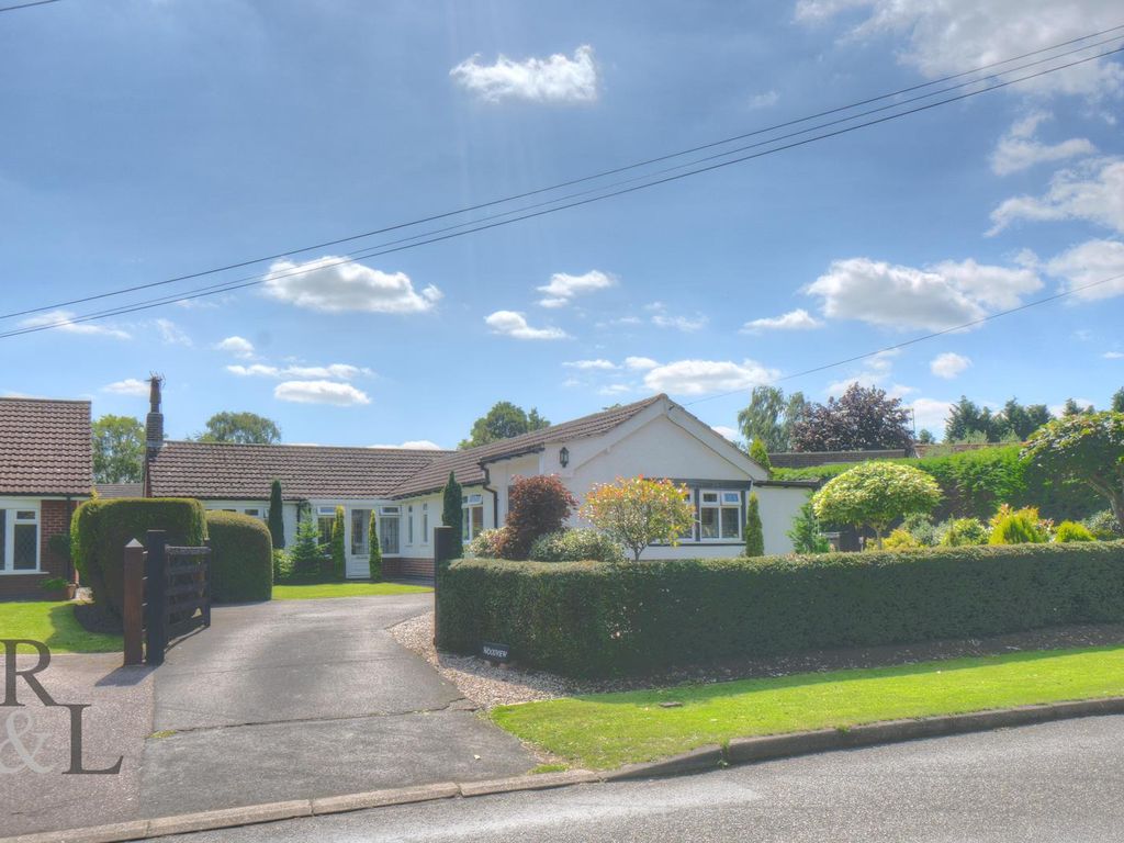3 bed detached bungalow for sale in Wysall Lane, Widmerpool, Nottingham NG12, £425,000