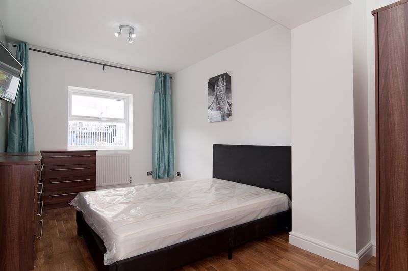 2 bed flat to rent in Studland Street, London W6, £2,149 pcm