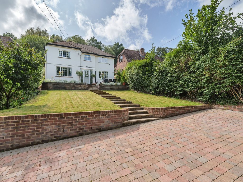 4 bed detached house for sale in Linchmere Road, Haslemere, West Sussex GU27, £895,000