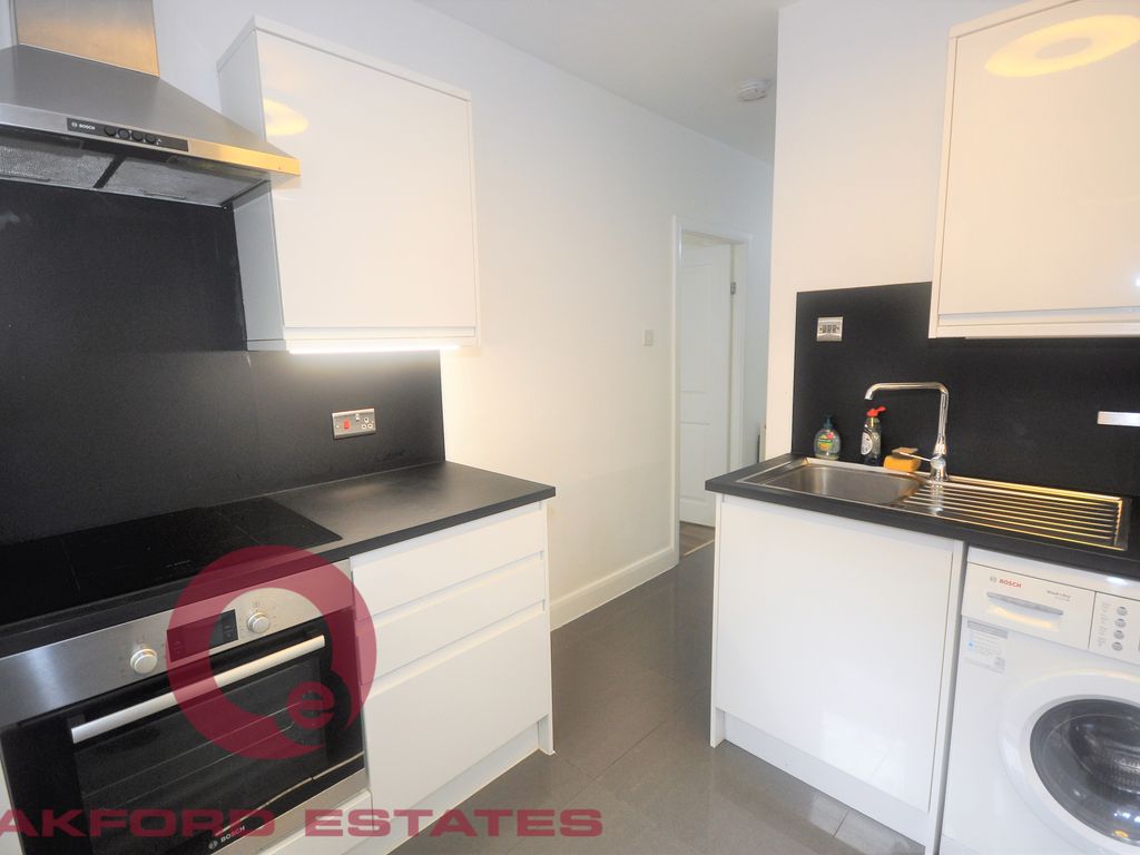 2 bed flat for sale in Robert Street, Euston NW1, £480,000