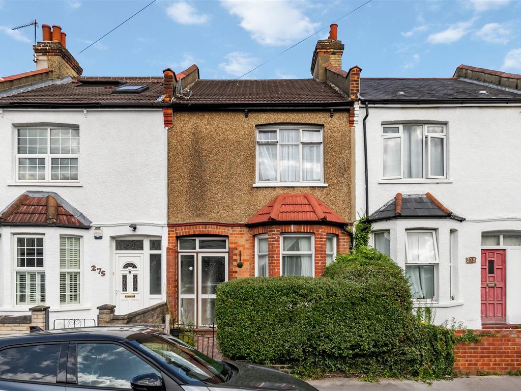 2 bed terraced house for sale in Albert Road, London SE25, £400,000