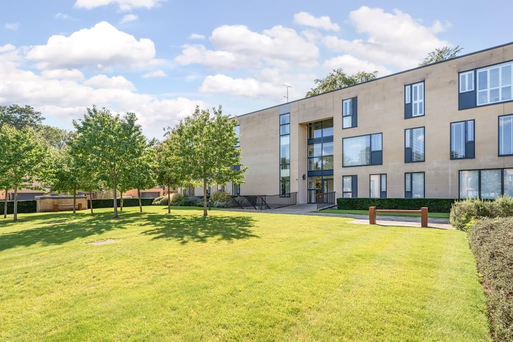 2 bed flat for sale in Maidenhead, Berkshire SL6, £400,000