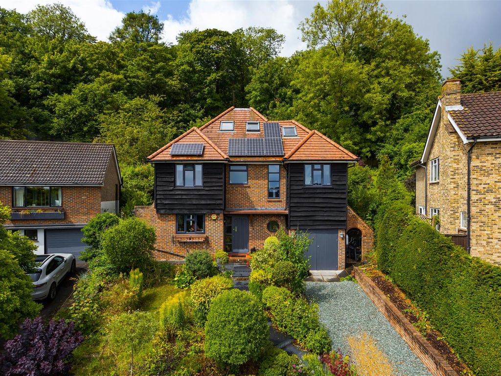 4 bed detached house for sale in Shepherds Croft, Brighton BN1, £1,000,000