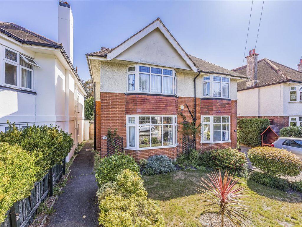 2 bed flat for sale in Ravine Road, Southbourne, Bournemouth BH5, £425,000